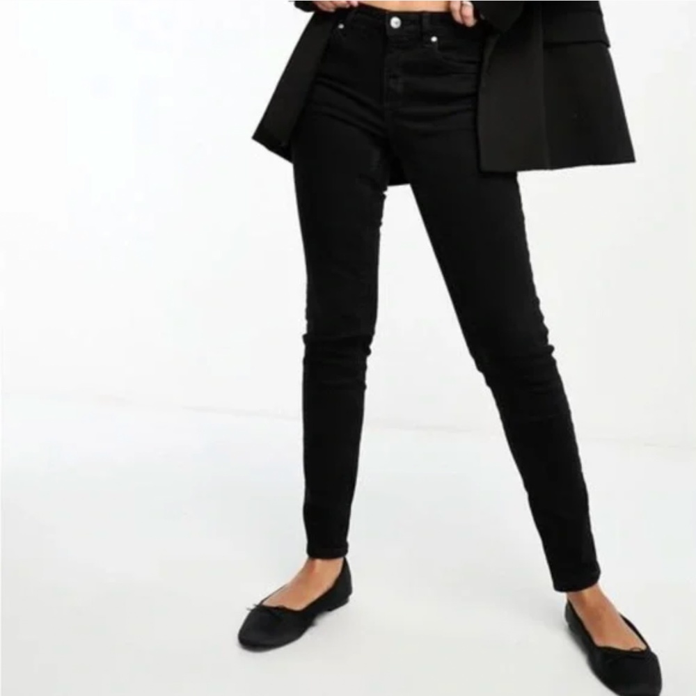 Women’s Black Mango Isa Cropped Skinny Jeans Size 10 Inseam 27”